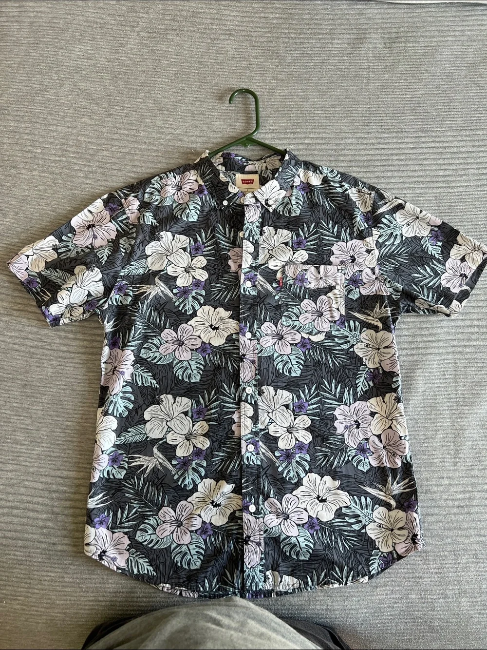 Levi's Men's Black Floral Short-Sleeve Button-Up Shirt